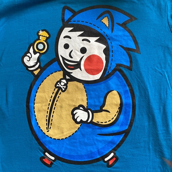 ✅JOHNNY CUPCAKES shirt!🧁 - Picture 3 of 7